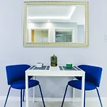 Alabas - Stylish Check In 24h - Steps From Market Square & River Appartamento *