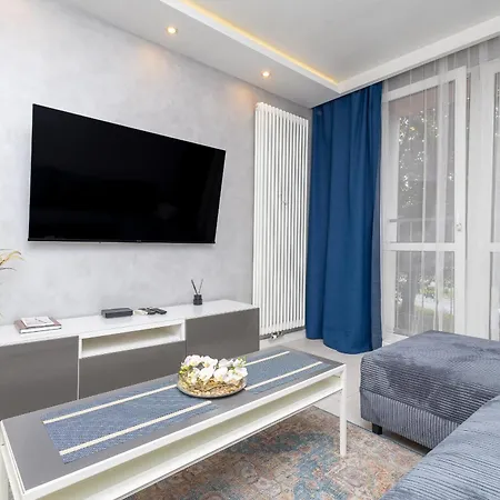 Alabas - Stylish Check In 24h - Steps From Market Square & River Apartamento